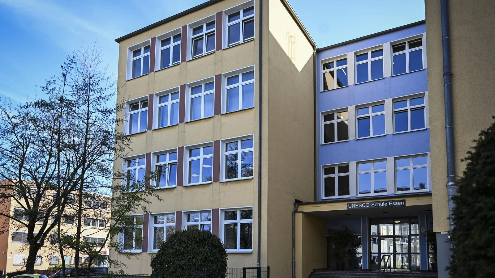 Eingang der UNESCO-Schule Essen, Steinmetzstr. 9