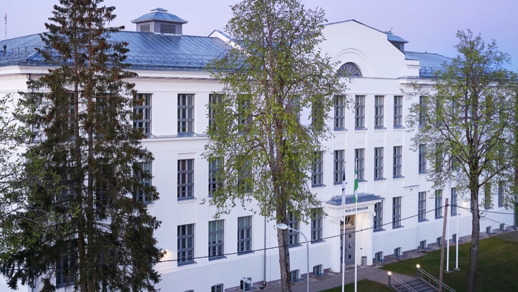 Hauptgebäude des Valga Gümnaasium in Valga (Estland)