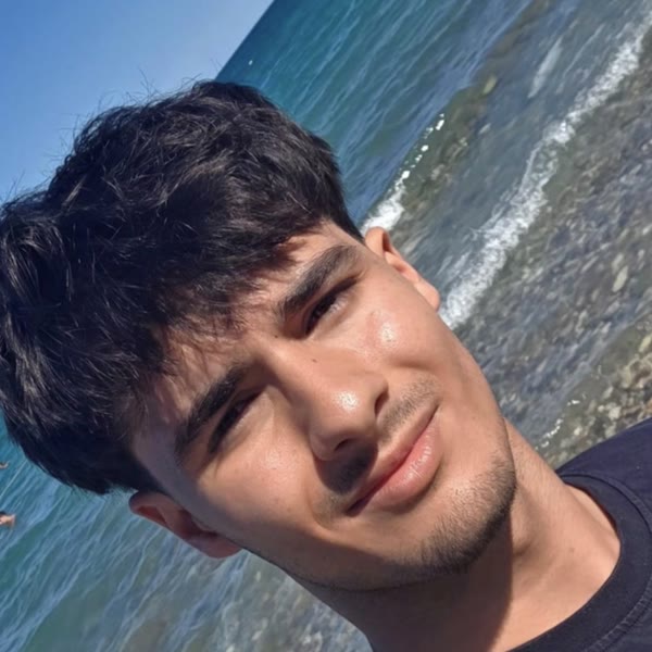 Porträtfoto von Cem